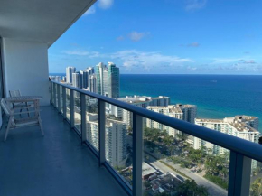 Zen Spectacular 2-Bedroom Penthouse in the Sky Ocean Front View